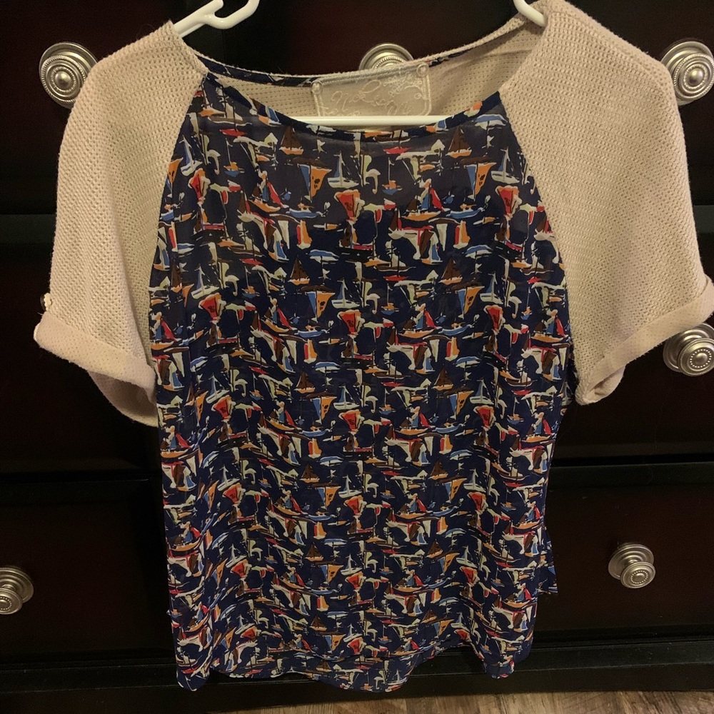Blue and White Graphic Short Sleeve Blouse